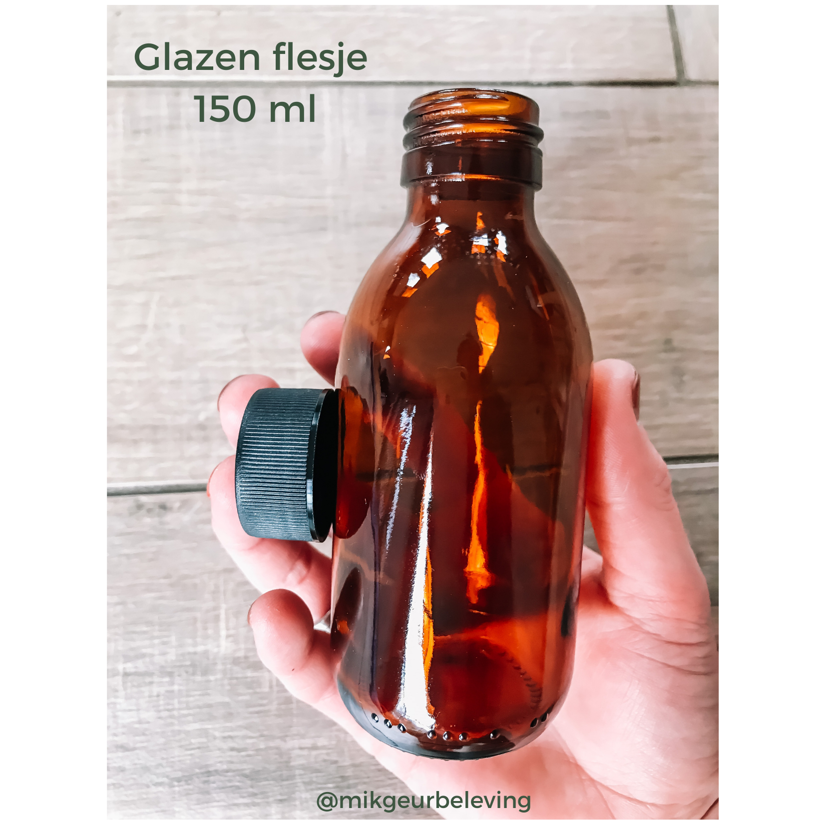 Bruin glazen flesje met dop